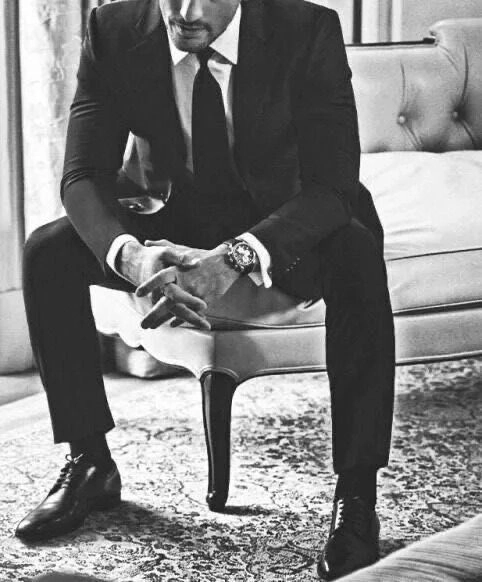 ảnh nam mặc vest che mặt