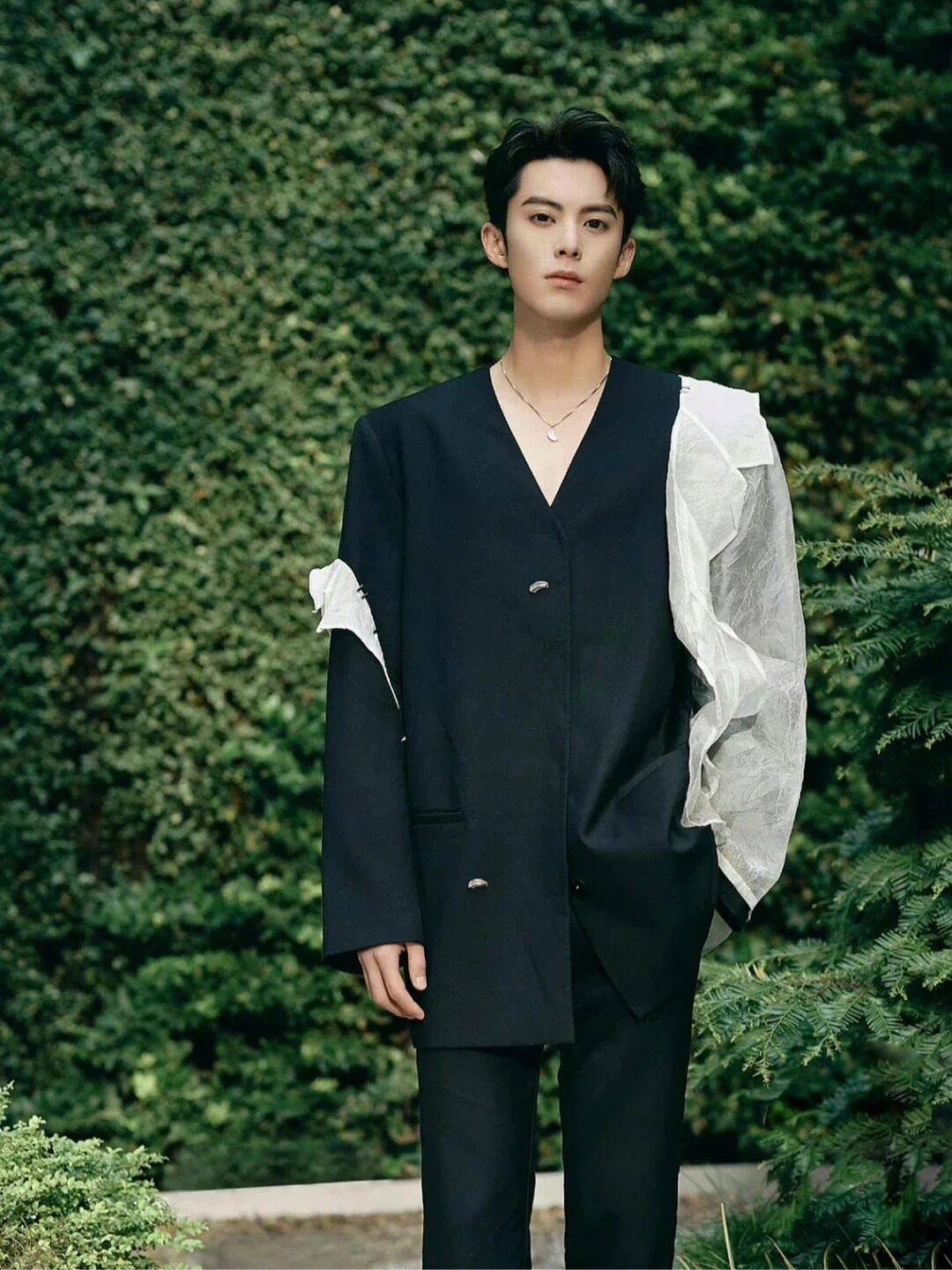 ảnh nam mặc vest ngầu