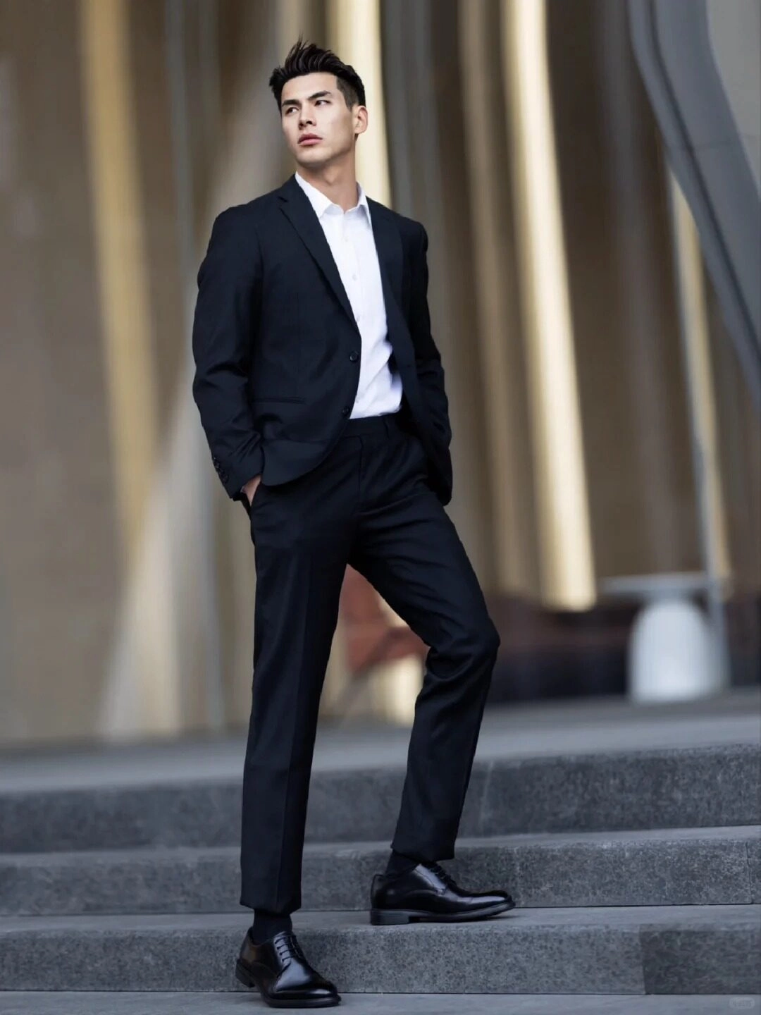 ảnh nam mặc vest ngầu