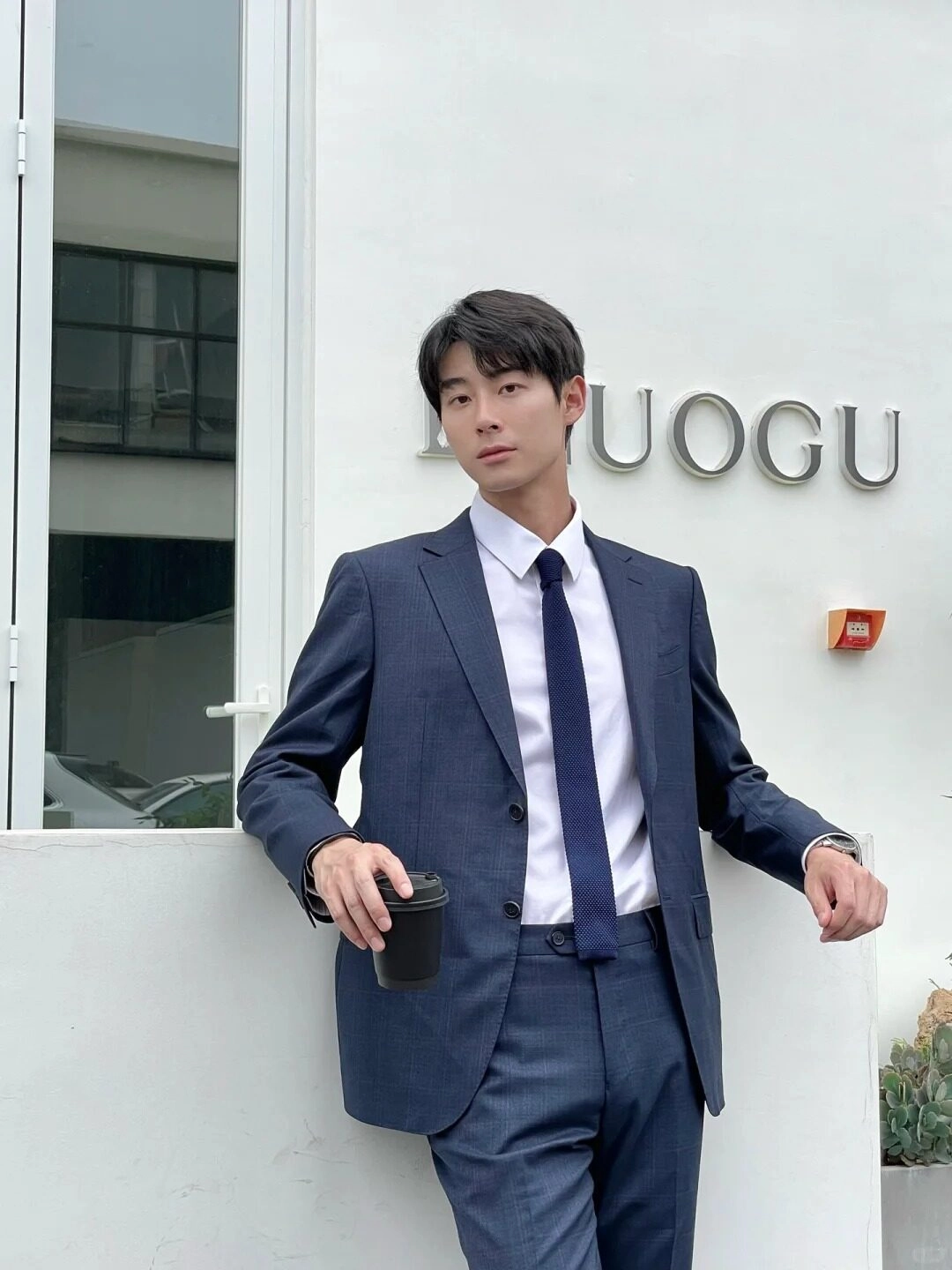 ảnh nam mặc vest ngầu