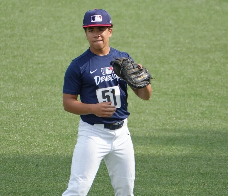 ảnh con trai k10 che mặt