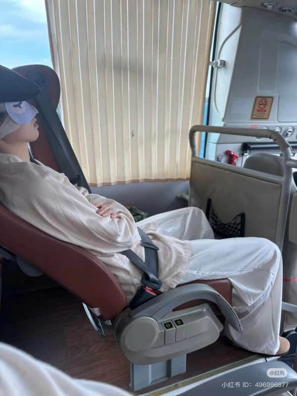 ảnh trai đi xe khách