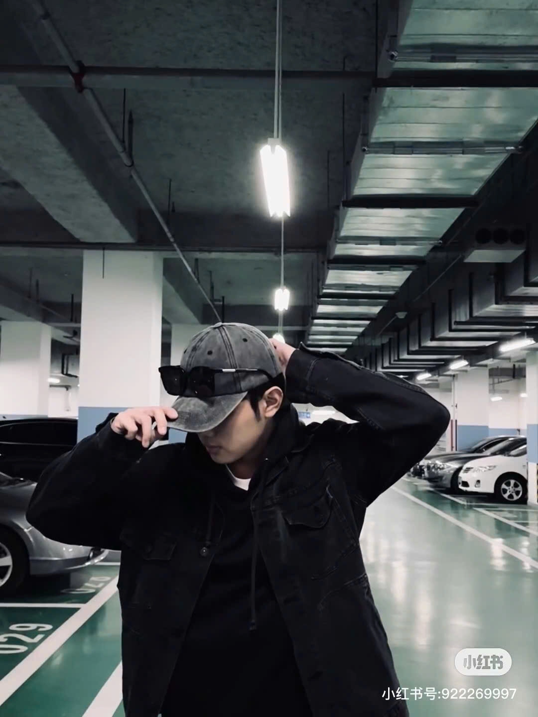 ảnh đội mũ che mặt nam