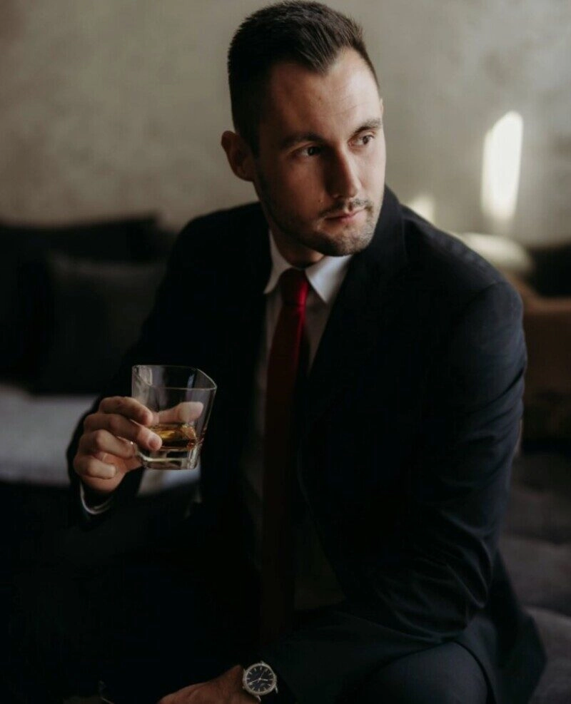 ảnh nam mặc vest ngầu