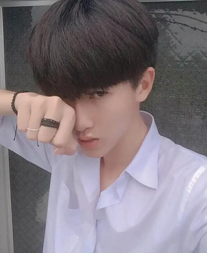 Ảnh nam che mặt cute