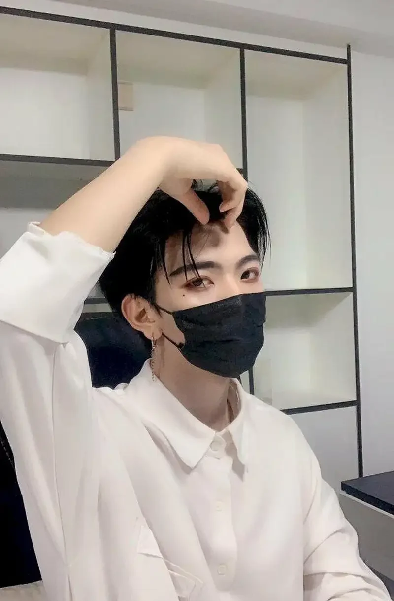 Ảnh trai đẹp che mặt bằng điện thoại