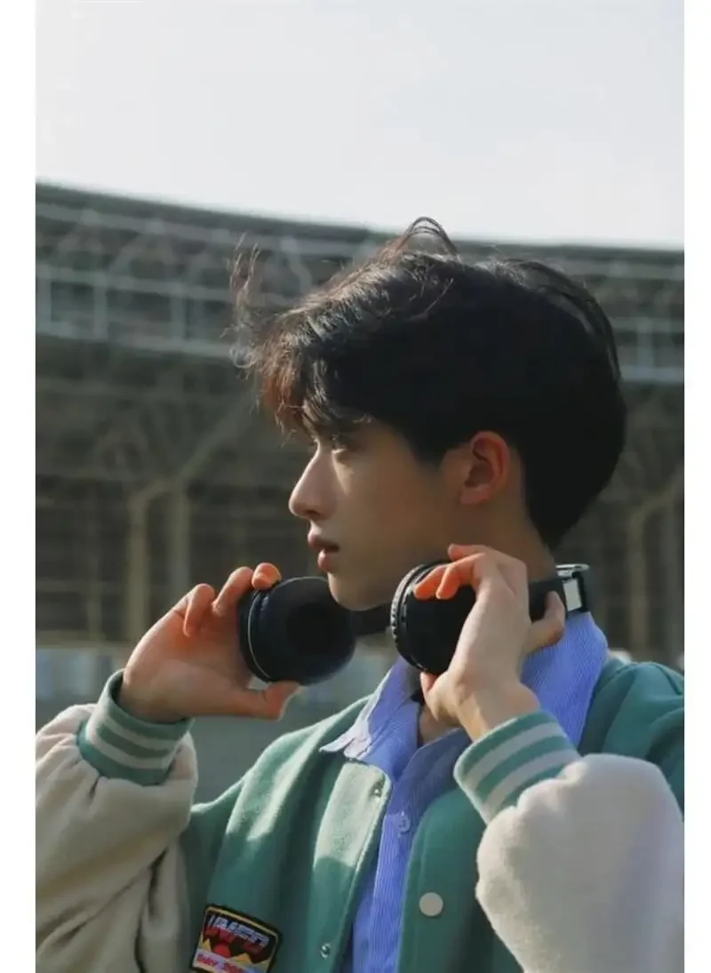 Ảnh nam đẹp trai che mặt