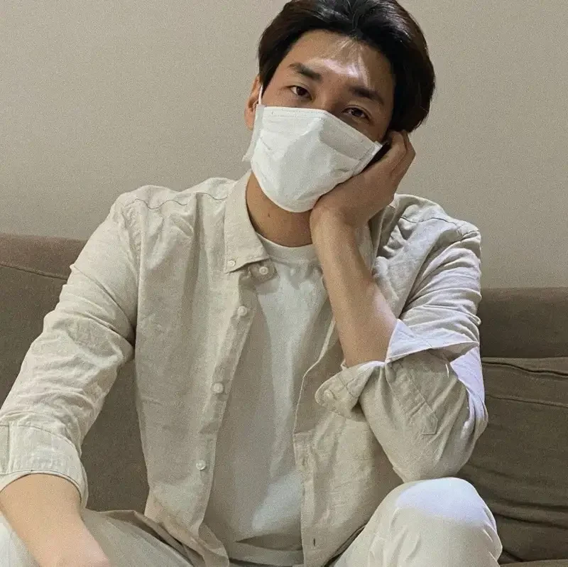 Ảnh trai đẹp che mặt cute