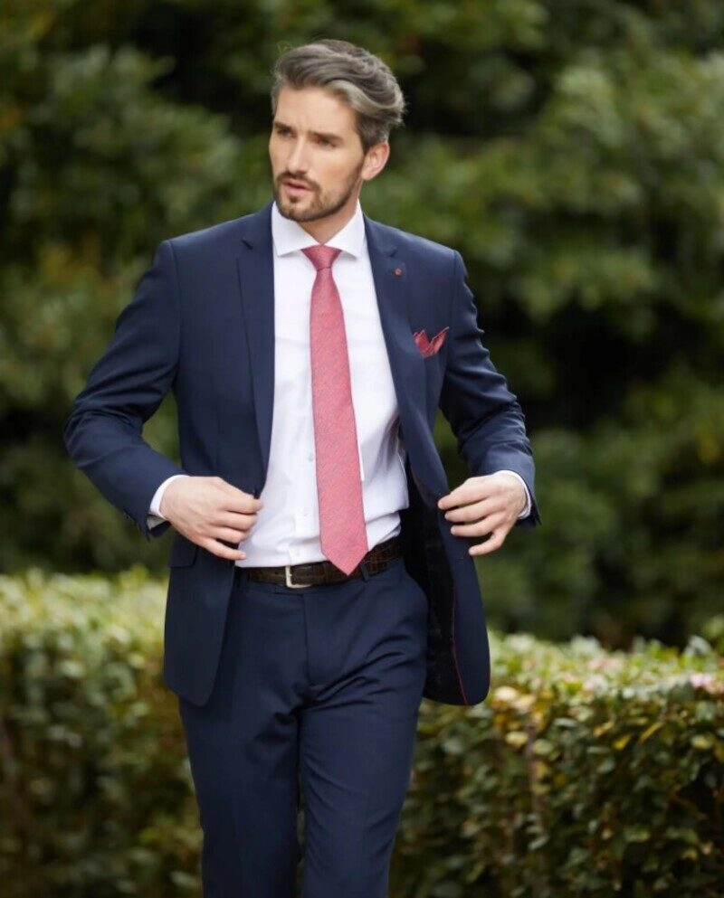 ảnh anime nam mặc vest ngầu