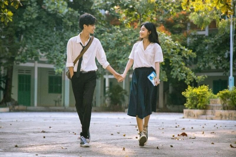 ảnh nắm tay người yêu học sinh, chụp ảnh nắm tay