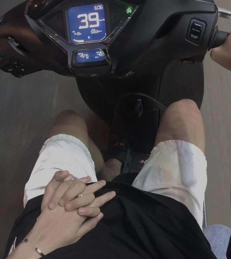 ảnh nắm tay đẹp học sinh, ảnh nam nữ nắm tay