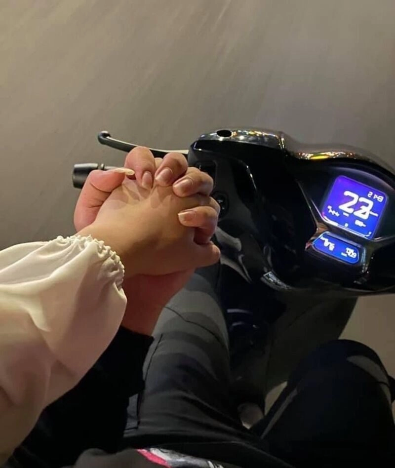 ảnh nắm tay đẹp học sinh, ảnh nam nữ nắm tay