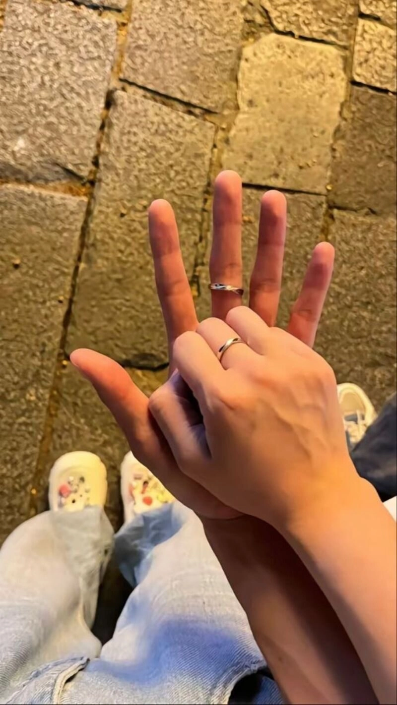 tải ảnh nắm tay đẹp, ảnh nắm tay nhau tự chụp