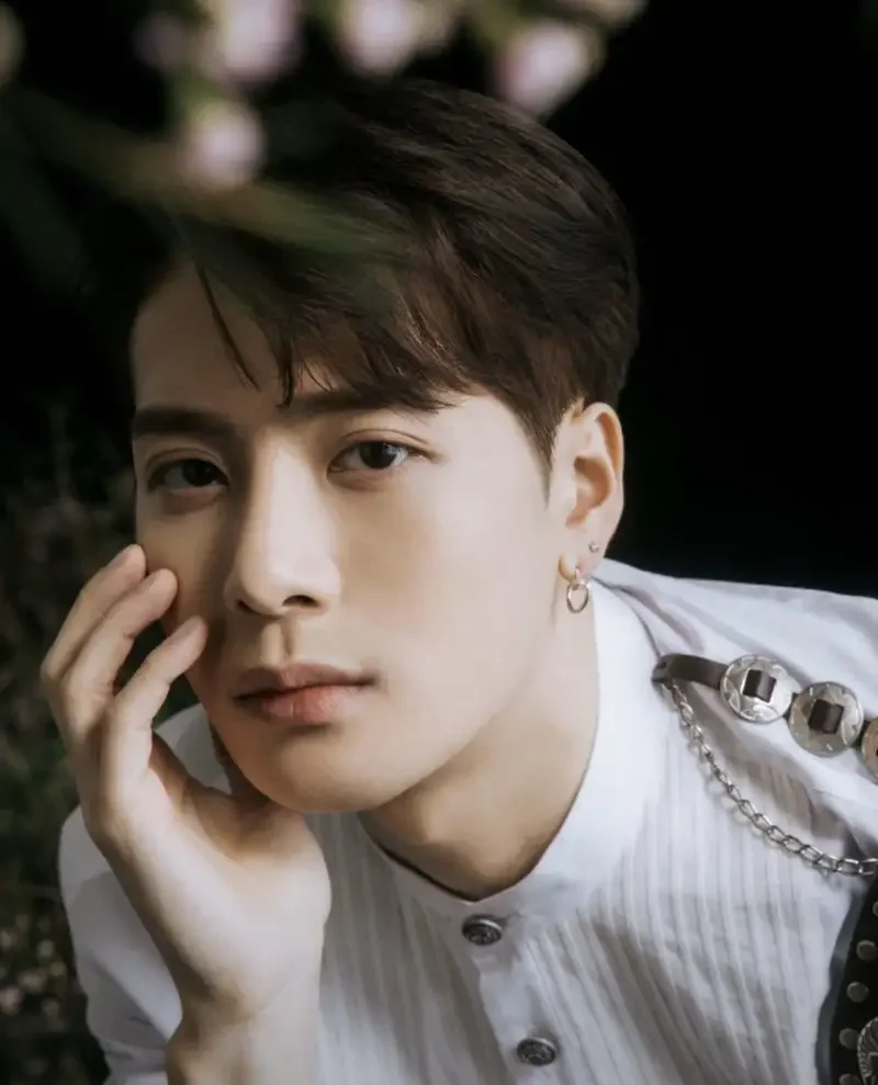 Ảnh selfie nam che mặt