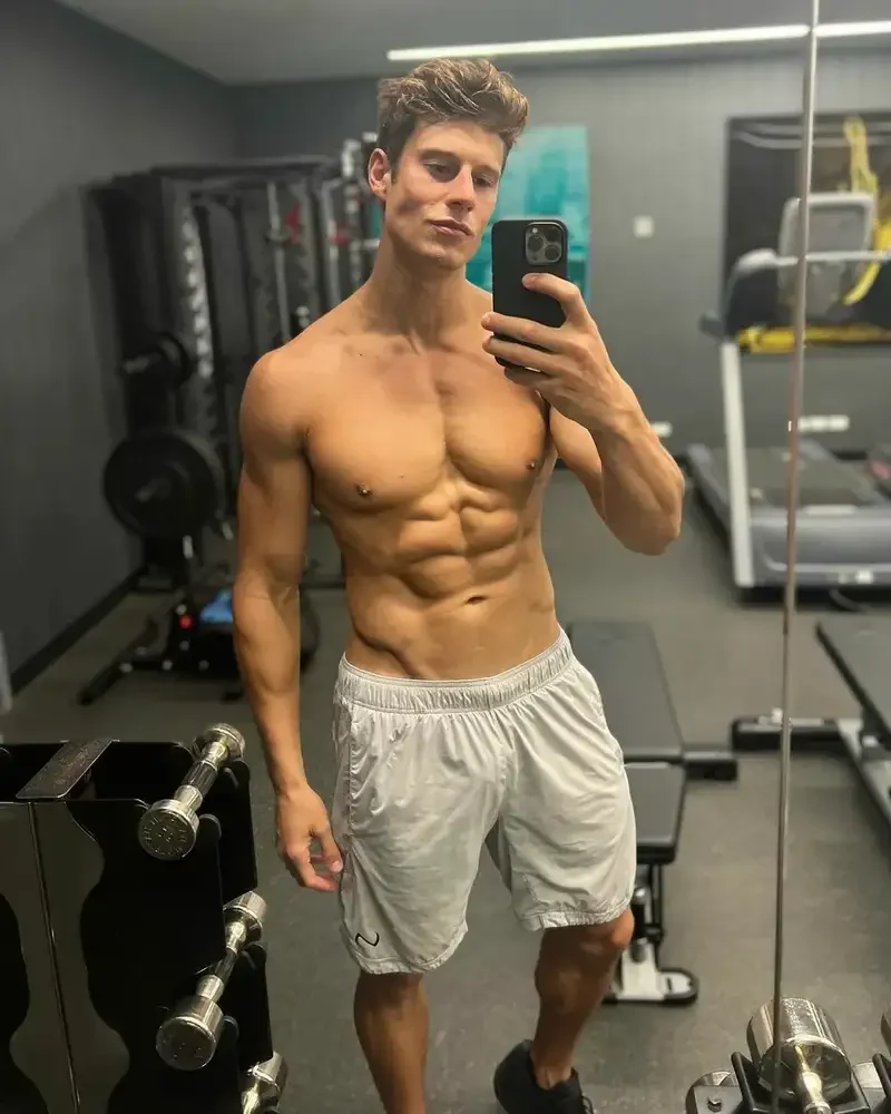 Ảnh trai 6 múi hài hước