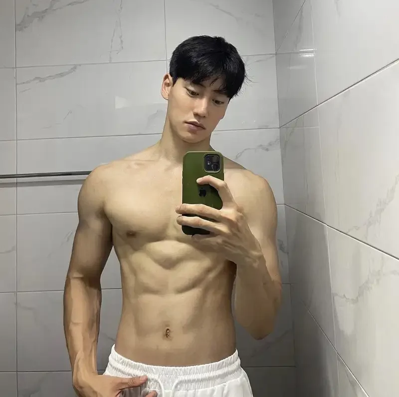 Hình ảnh trai đẹp 6 múi