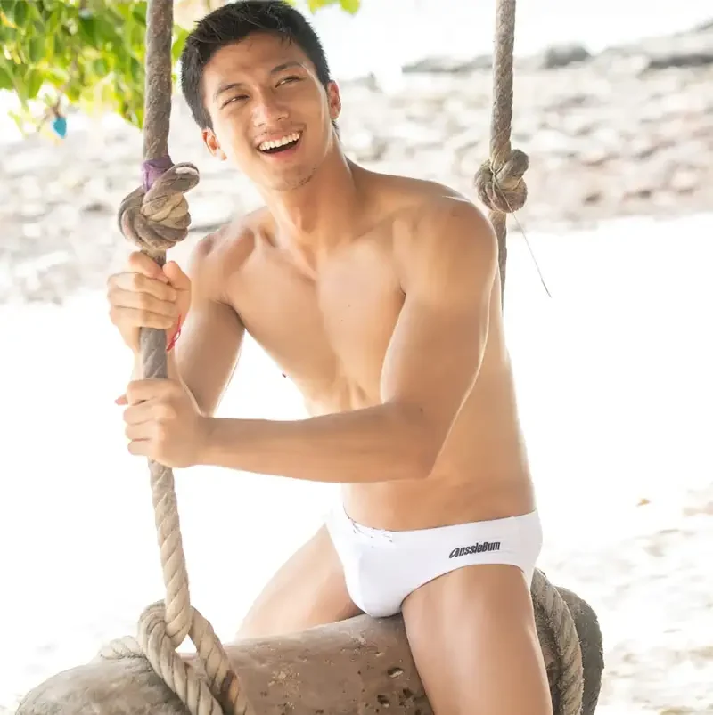 Ảnh trai đẹp body 6 múi