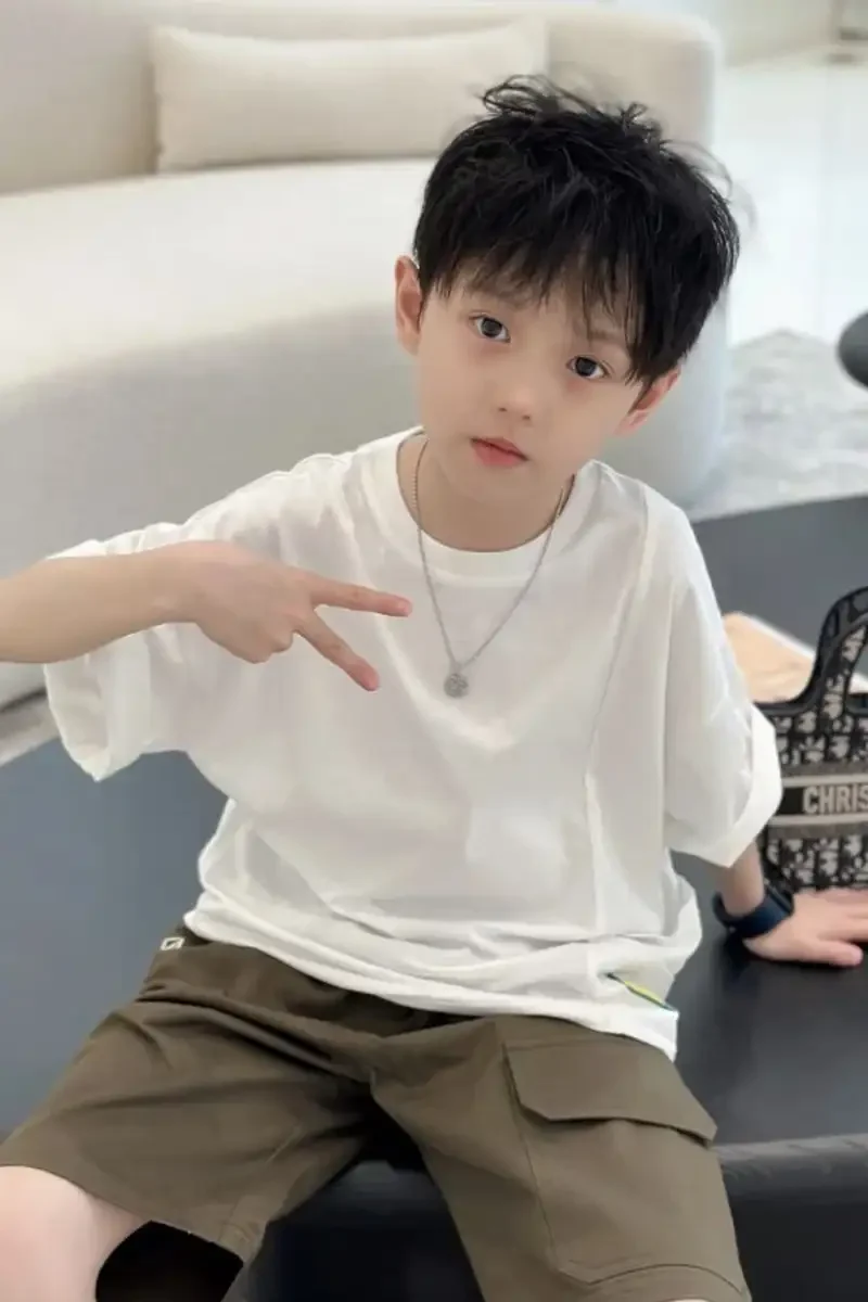 Ảnh trai đẹp 10 tuổi mang nét đáng yêu