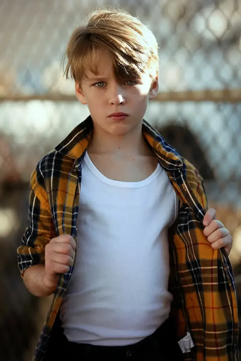 Ảnh trai đẹp lớp 12 với vẻ chững chạc