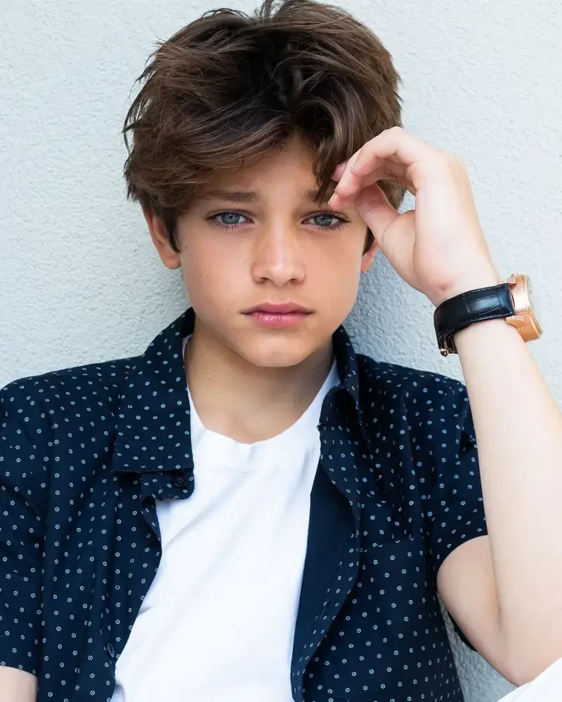 Ảnh trai đẹp 12 tuổi Việt Nam che mặt