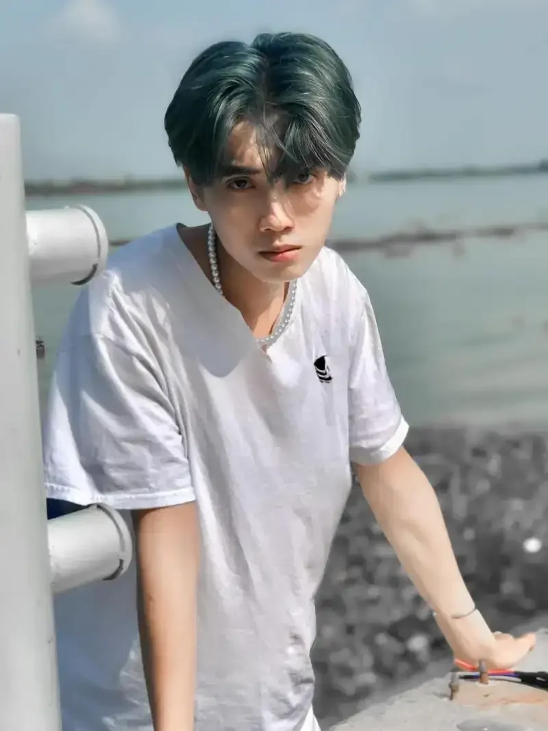 Ảnh trai đẹp 2k12 che mặt vẻ ngoài bí ẩn