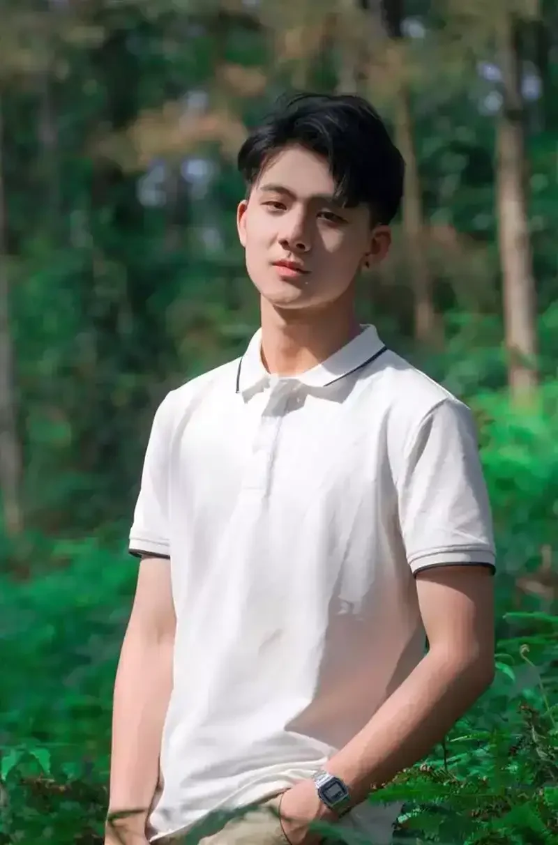 Ảnh trai đẹp 2k3 trong không gian nội thất hiện đại