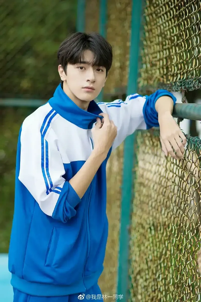 Ảnh trai đẹp 2k3 đeo khẩu trang