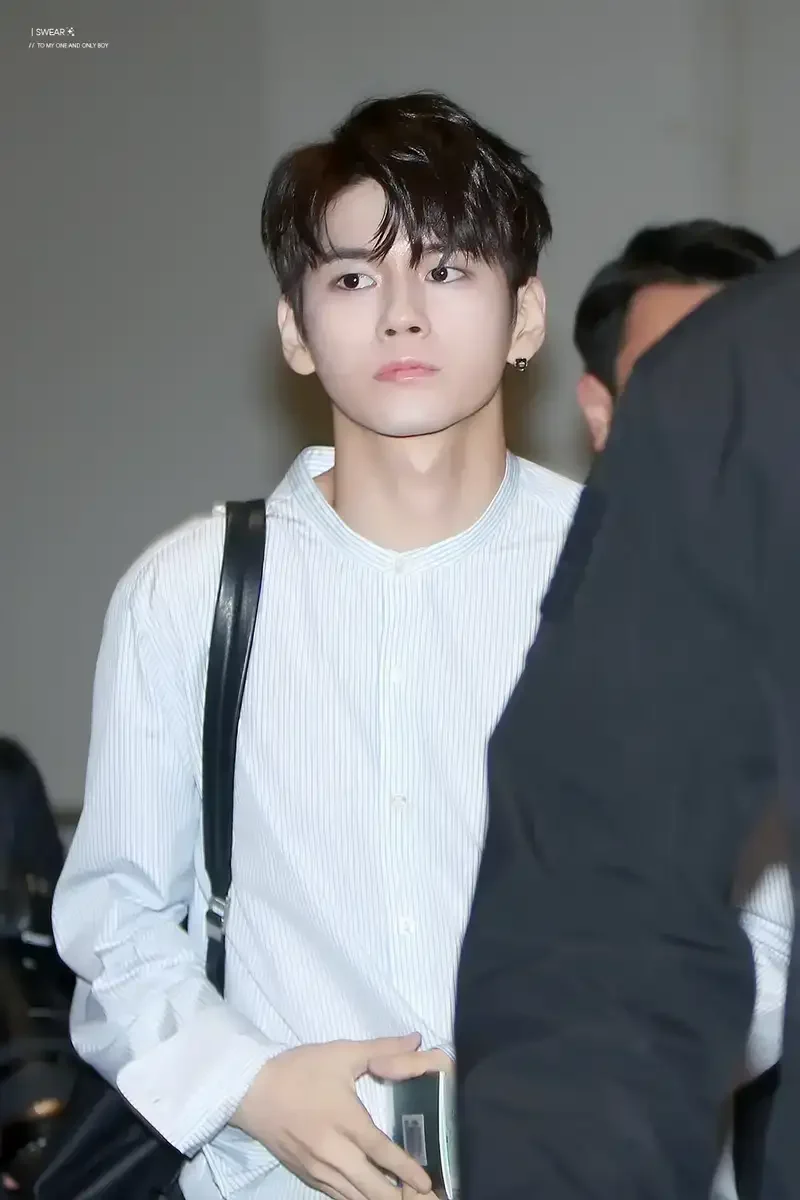 Hình ảnh trai đẹp 2k3 chụp cận cảnh