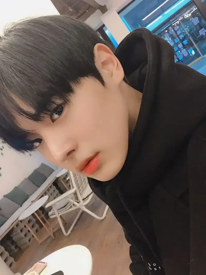 Ảnh trai đẹp 2k1 với nụ cười rạng rỡ