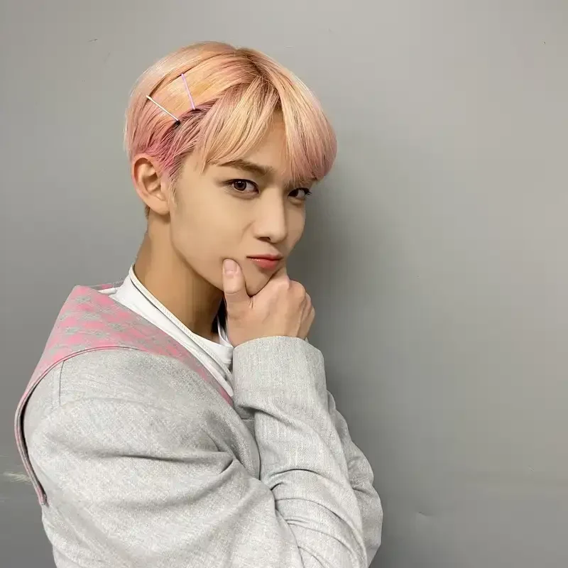 Ảnh trai đẹp 2k2 với phong cách trẻ trung