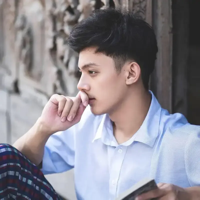 Hình ảnh trai đẹp 2k5 trong bộ đồ thể thao