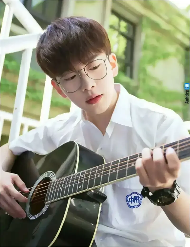 Ảnh trai đẹp 2k4 tạo dáng