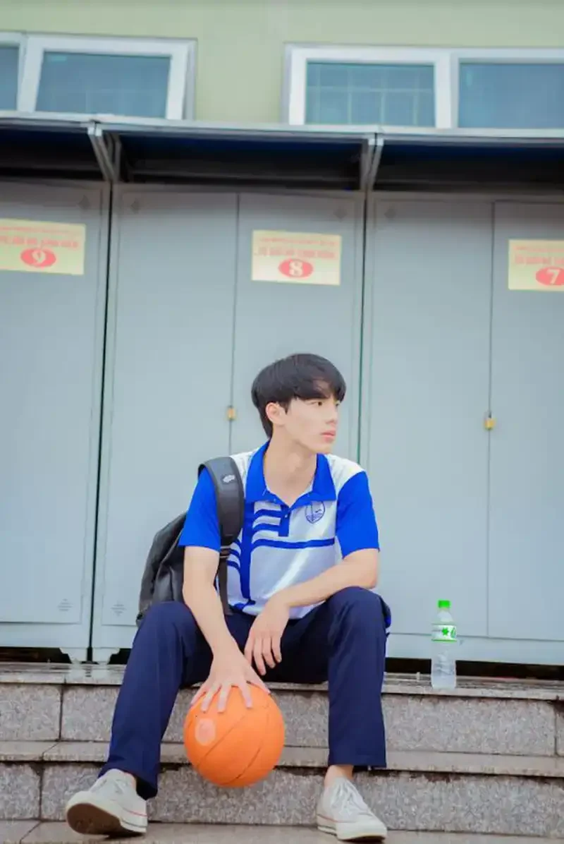 Hình ảnh trai đẹp 2k5 trong phong cách đời thường