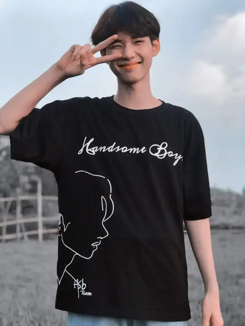 Hình ảnh trai đẹp 2k5 trong trang phục thể thao