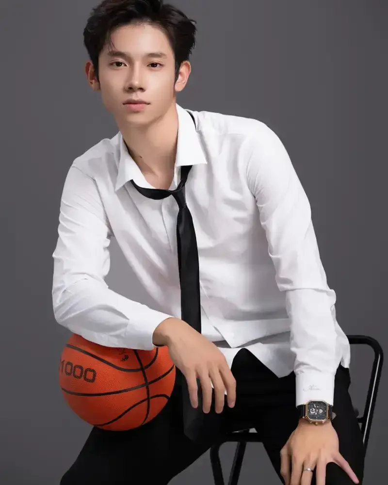 Ảnh trai đẹp 2k2 trong không gian ngoài trời