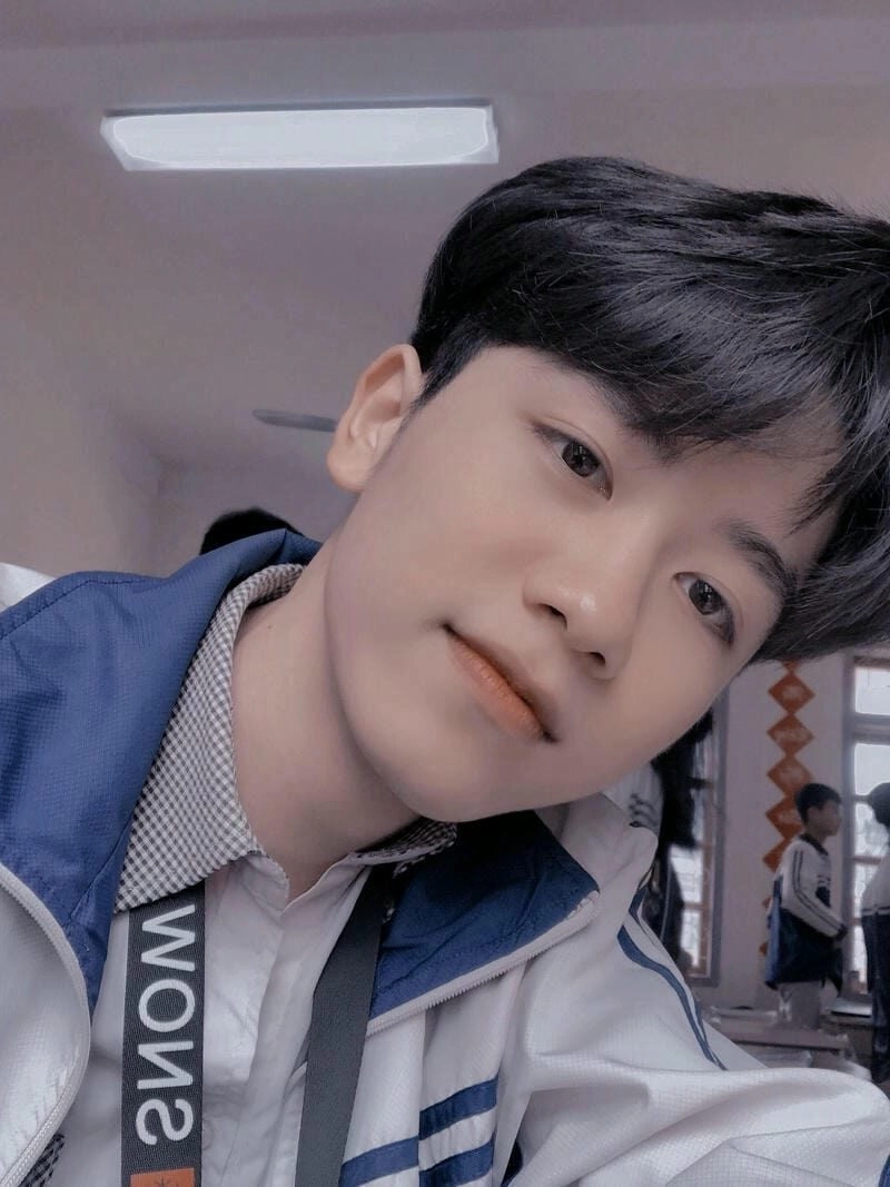 Ảnh mạng trai đẹp 2k7 với kiểu tóc thời thượng