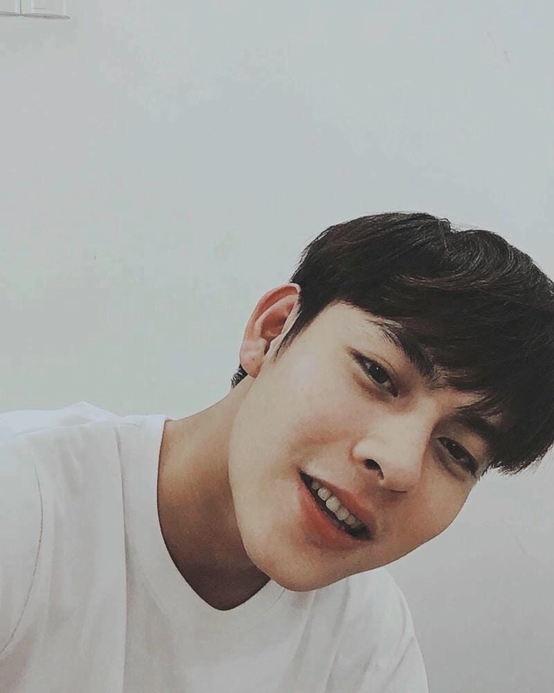 Ảnh mạng trai đẹp 2k7 với phong cách trẻ trung