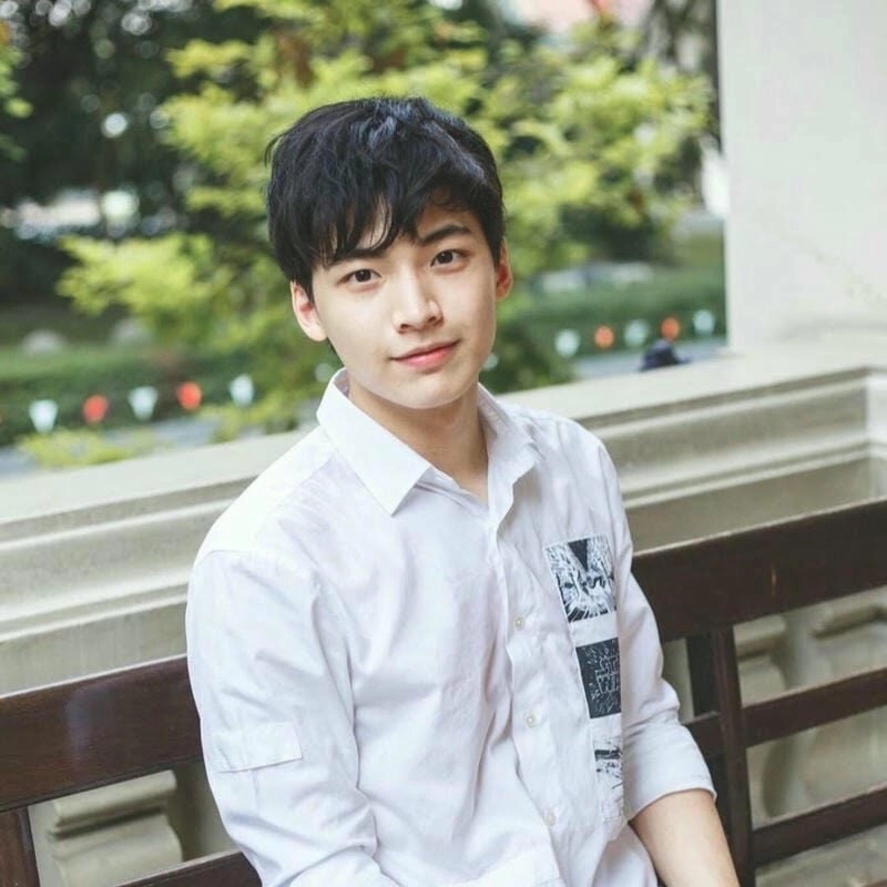 Hình ảnh trai đẹp 2k7 với phong cách thời trang