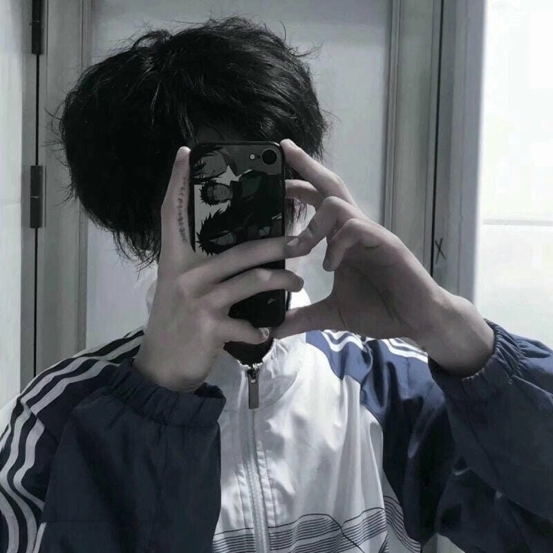 Ảnh trai 2k7 che mặt tạo dáng