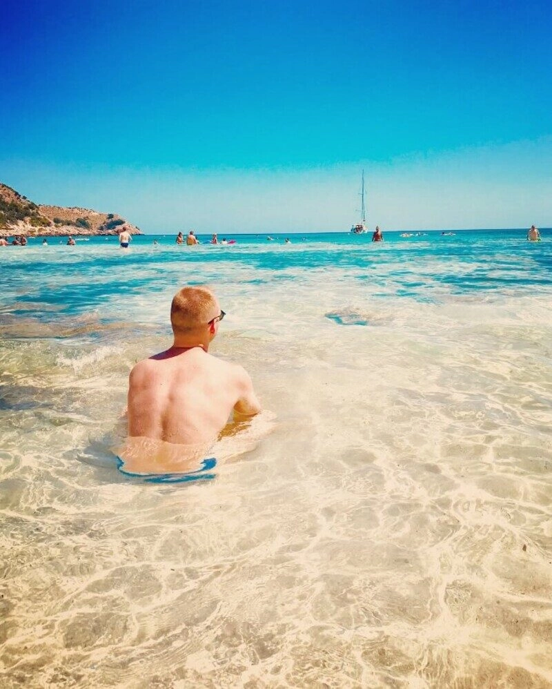 ảnh trai đẹp chụp từ sau lưng