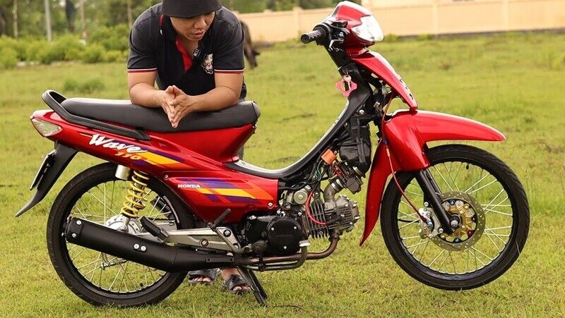 Ảnh trai ngồi xe wave độ