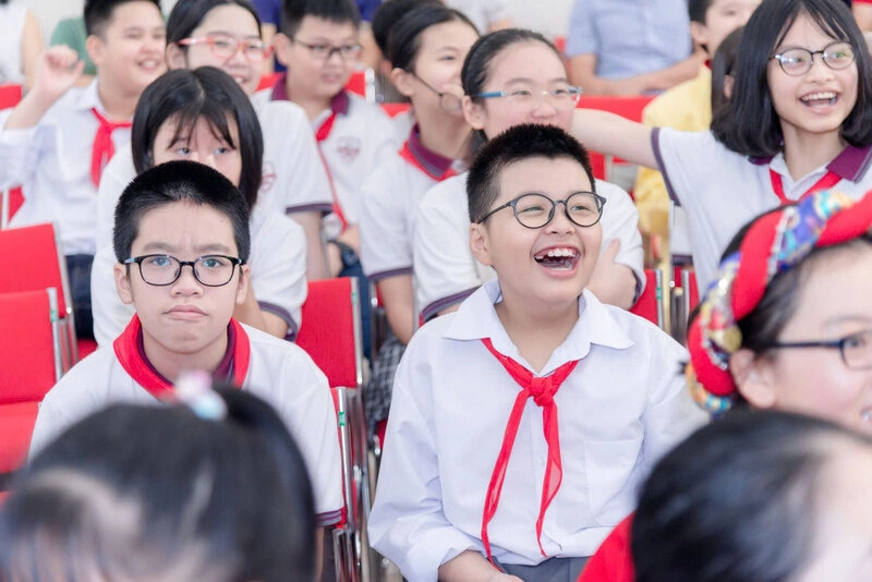 Hình ảnh nam học sinh cấp 2