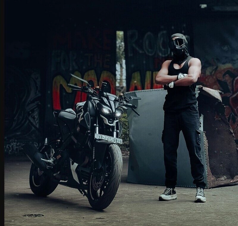 chụp hình với xe độ nam