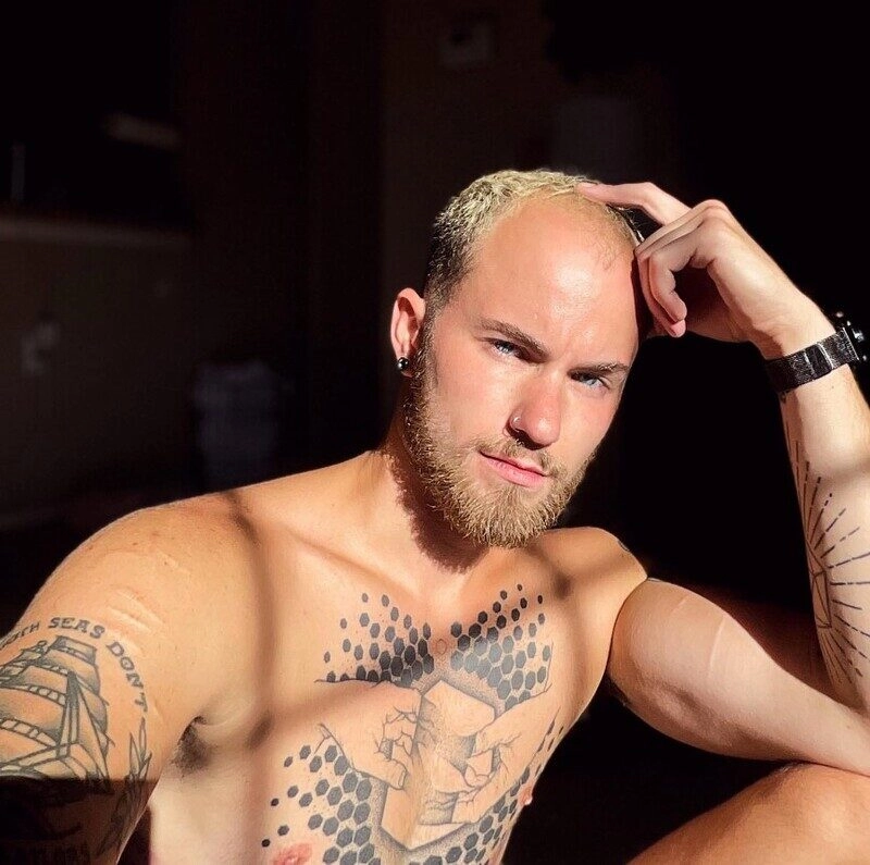 hình ảnh nam chuyển giới