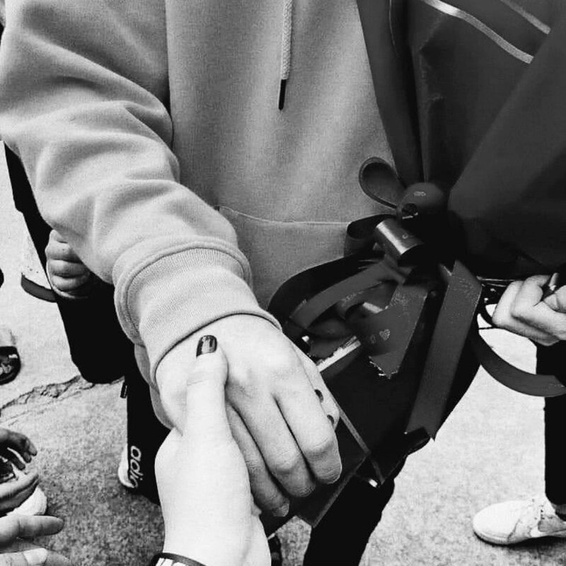 ảnh nắm tay đen trắng, hình ảnh nắm tay đen trắng