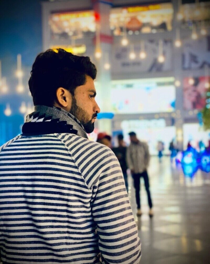 hình ảnh nam từ sau lưng