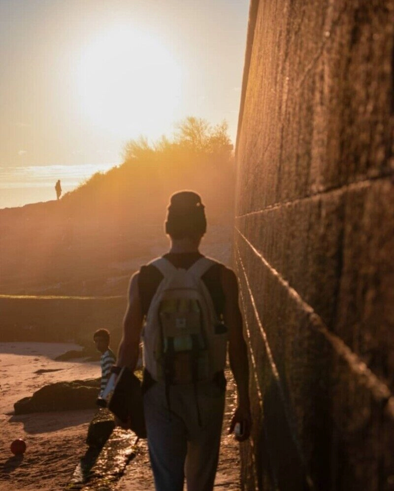 hình ảnh trai đẹp chụp sau lưng