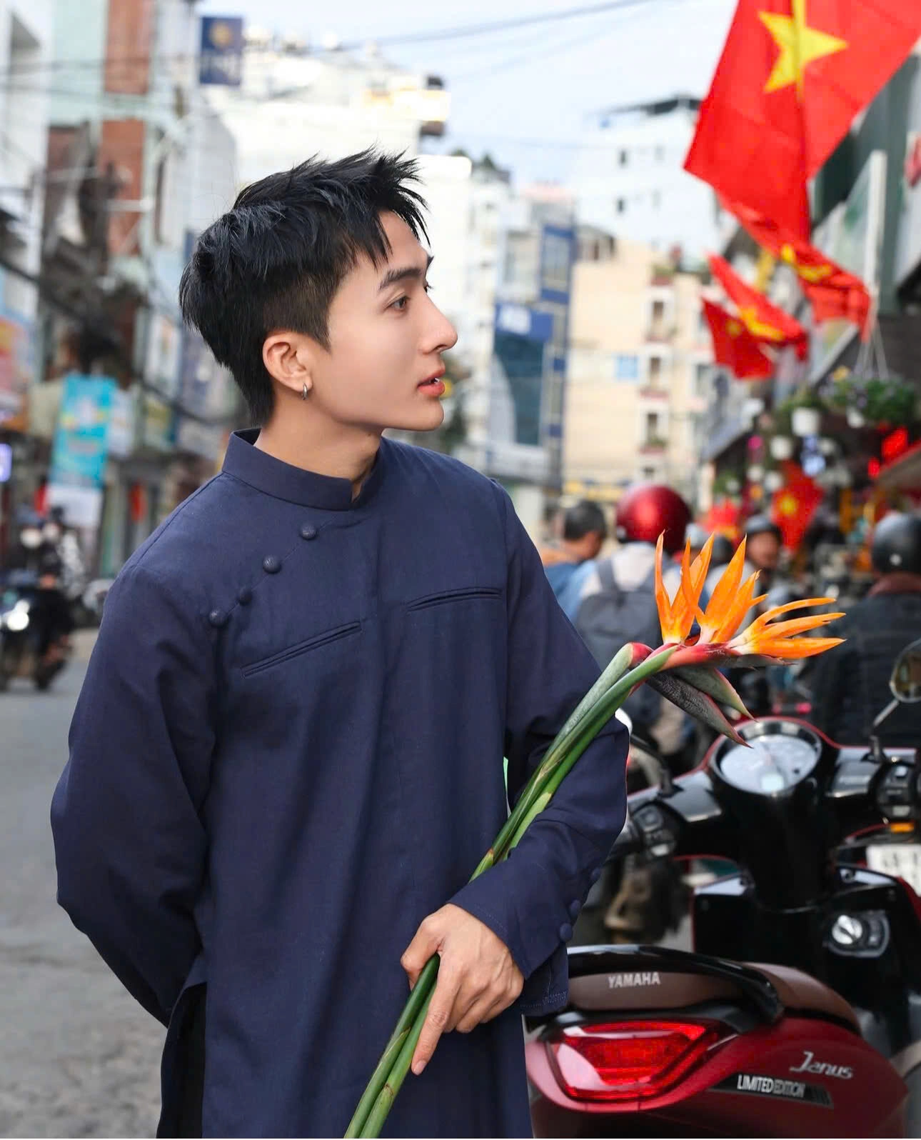 Hình avatar nam mặc áo dài lãng tửa