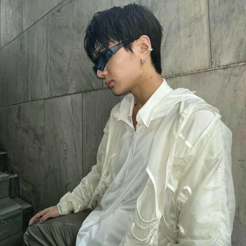 Ảnh trai giấu mặt chất dáng đứng ngầu