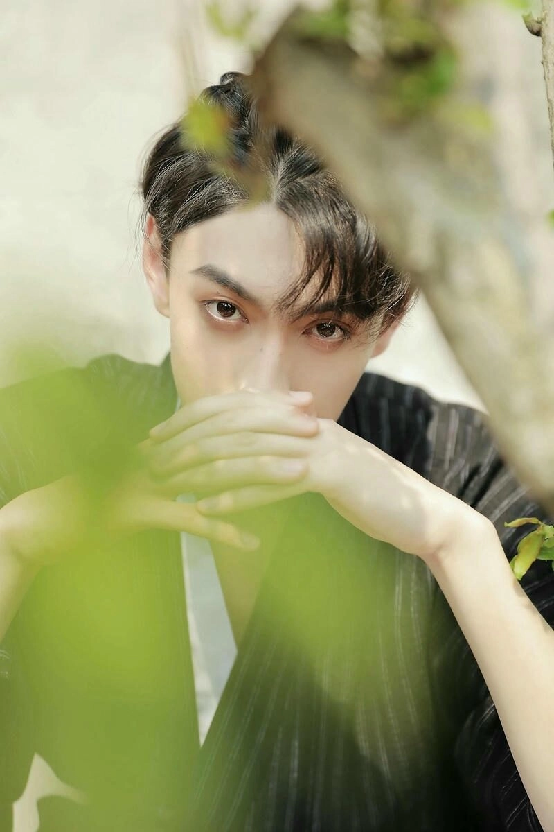 Ảnh avatar trai đẹp che mặt